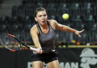 Simona Halep hitting a volley